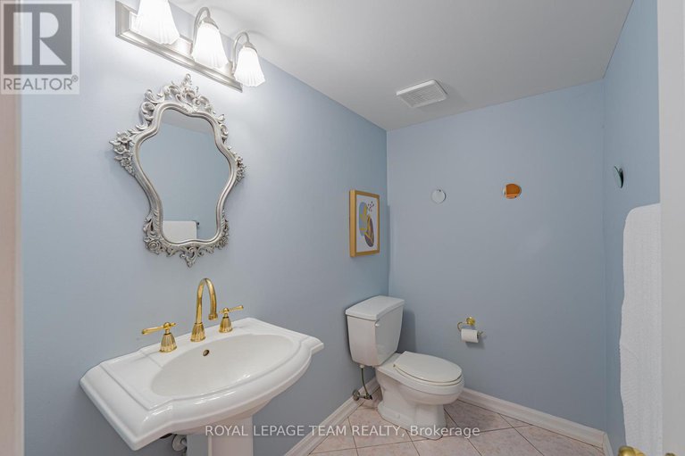28962046/1650-locksley-lane/beaconwood/ottawa/ontario/K1J1B6_23