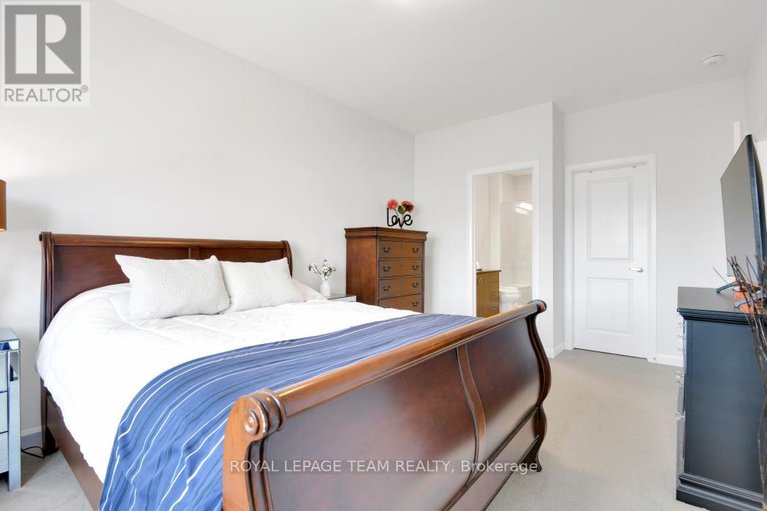28854769/818-companion-crescent/mahogany-community/ottawa/ontario/K4M0X1_18