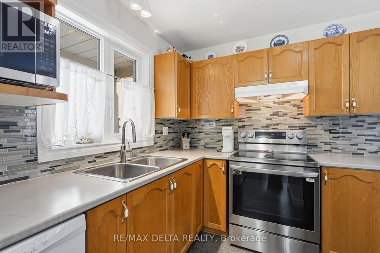 29445828/301-bonavista-street/town-of-rockland/clarence-rockland/ontario/K4K1N8_13