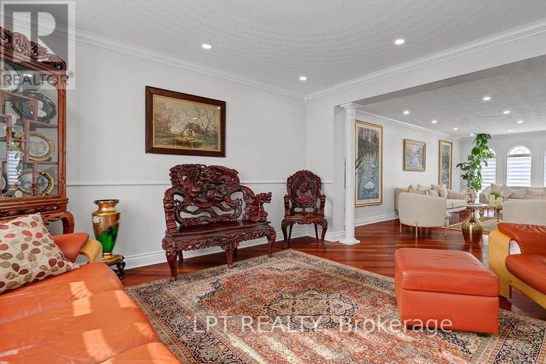 29603325/624-pleasant-park-road/playfair-park/ottawa/ontario/K1H5N5_23