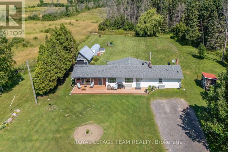 28652632/12135-county-road-2-road/south-dundas-williamsburgh-twp/south-dundas/ontario/K0C1X0_37