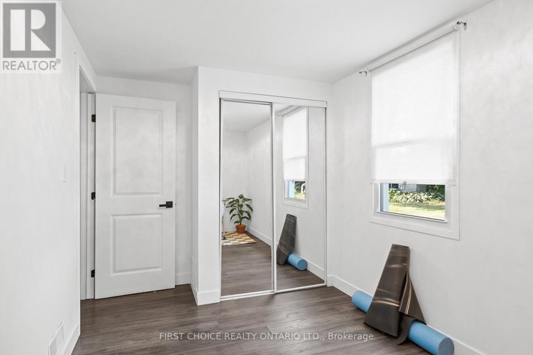 28712297/10-campbell-reid-court/rural-kanata-central/ottawa/ontario/K2K1X7_13