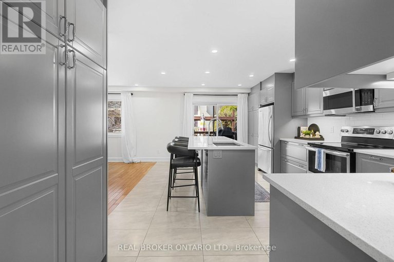 29653465/2058-wildflower-drive/queenswood-heights-south/ottawa/ontario/K1E3R3_20