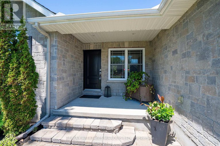 28376318/45-beech-street/ingleside/south-stormont/ontario/K0C1M0_2
