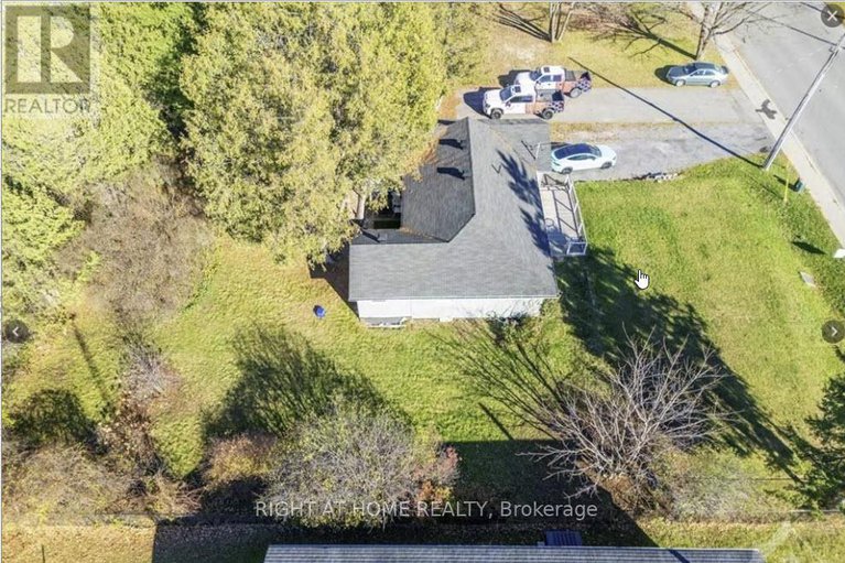 29411568/1215-klondike-road-s/morgans-grantsouth-march/ottawa/ontario/K2W1E1_27