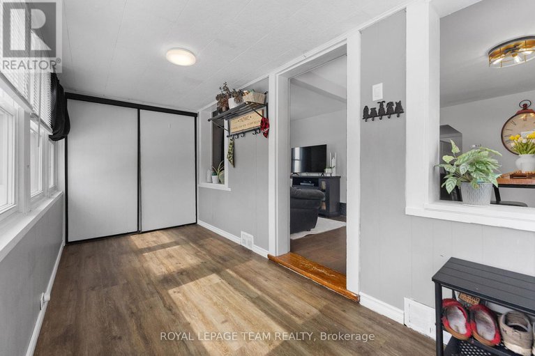 28157446/253-mclean-street/renfrew/renfrew/ontario/K7V1A9_4