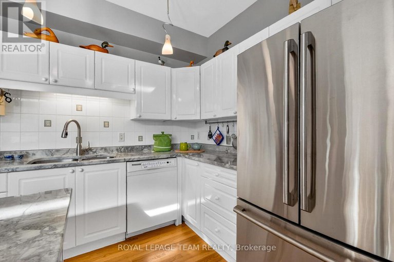 29366732/52-great-oak-private/riverview-park/ottawa/ontario/K1G6P8_17