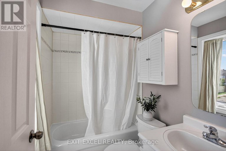 29049665/36-calaveras-avenue/longfields/ottawa/ontario/K2J4Z4_23