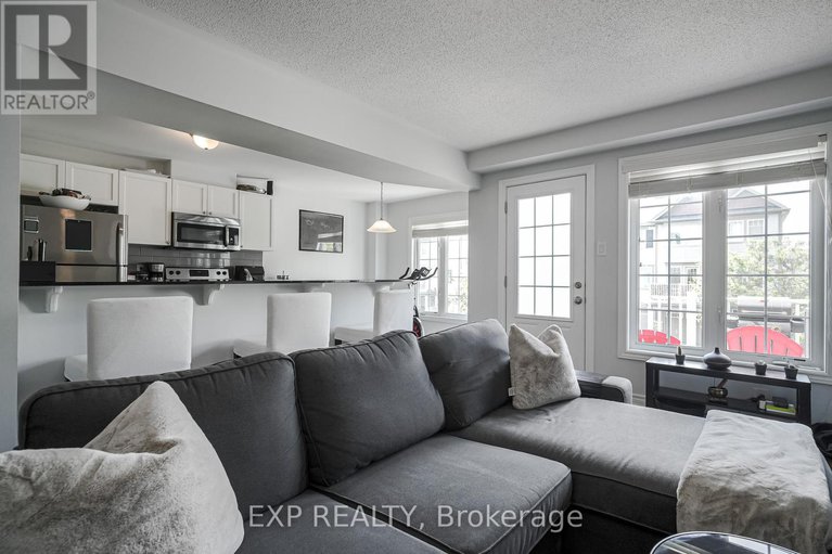 28479701/595-foxlight-circle/emerald-meadowstrailwest/ottawa/ontario/K2M0L9_2
