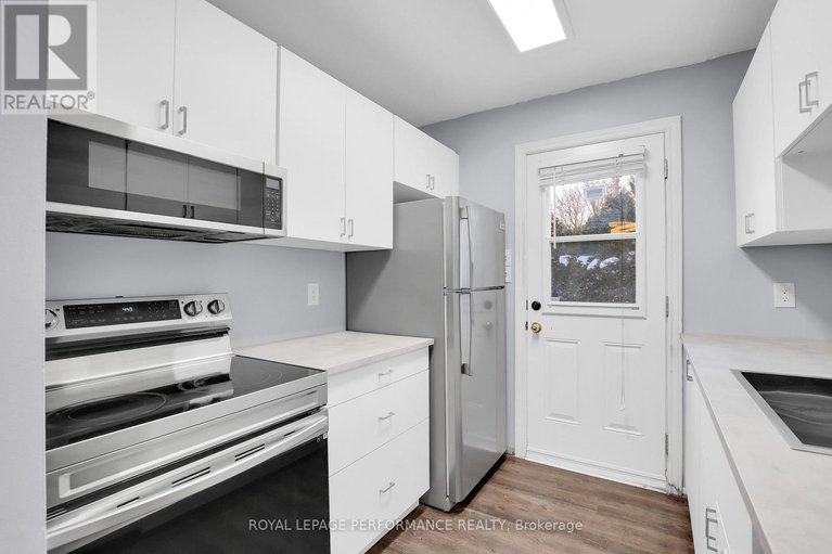 29402527/8d-lovell-lane/westcliffe-estates/ottawa/ontario/K2H9B6_11