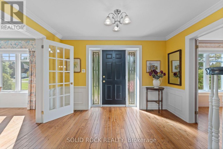28931406/5569-whitewood-avenue/manotick-village-manotick-estates/ottawa/ontario/K4M1E1_4