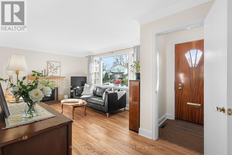 29669053/243-compton-avenue/woodroffe/ottawa/ontario/K2B5A8_6