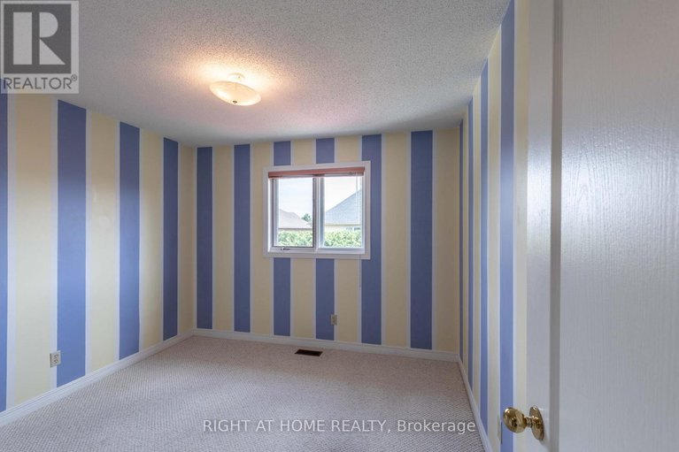 28541779/21-hime-crescent/hunt-club-park/ottawa/ontario/K1G4S1_29