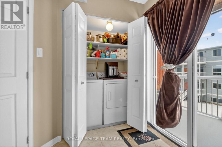 29094063/145-wharhol-private/westcliffe-estates/ottawa/ontario/K2H1G5_29