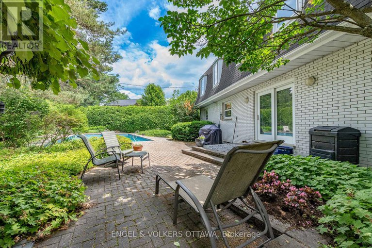 28818666/899-dresden-crescent/whitehaven/ottawa/ontario/K2B5H8_31