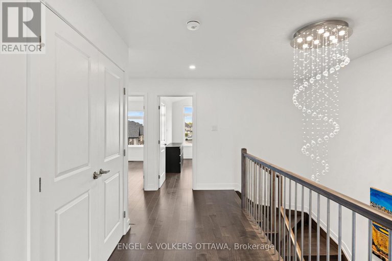 28973676/1047-hydrangea-avenue/riverside-southgloucester-glen/ottawa/ontario/K4M0L5_23