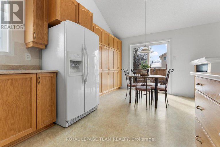 29346169/13-melville-road/arnprior/arnprior/ontario/K7S3Z8_18