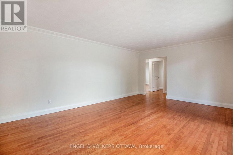 28910018/2061-vincent-street/elmvale-acres/ottawa/ontario/K1G2M8_8