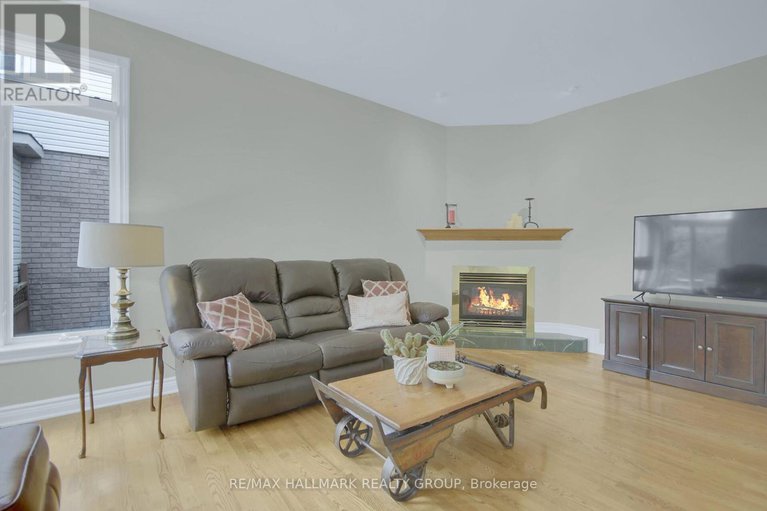 28324389/138-shaughnessy-crescent/kanata-lakesheritage-hills/ottawa/ontario/K2K2N3_24