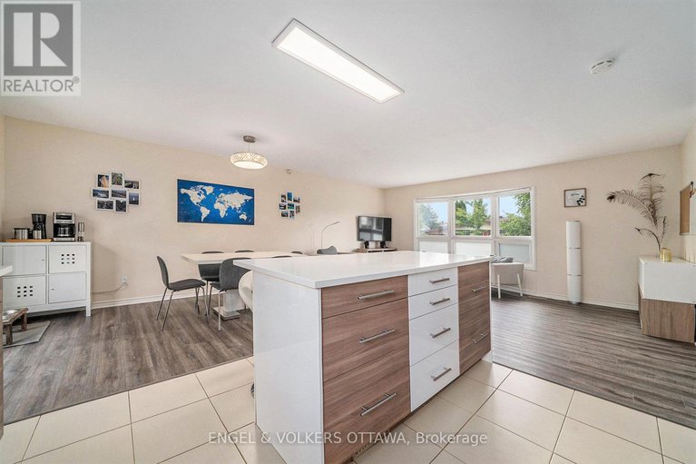 28574224/1841-lorraine-avenue/urbandale-acres/ottawa/ontario/K1H6Z7_13