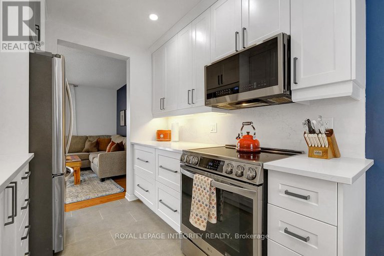 29428716/318-dalehurst-drive/tanglewood/ottawa/ontario/K2G4E4_18