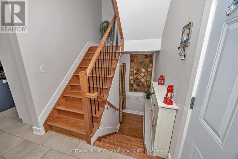 28399504/1355-mory-street/emerald-woodssawmill-creek/ottawa/ontario/K1T1C8_32