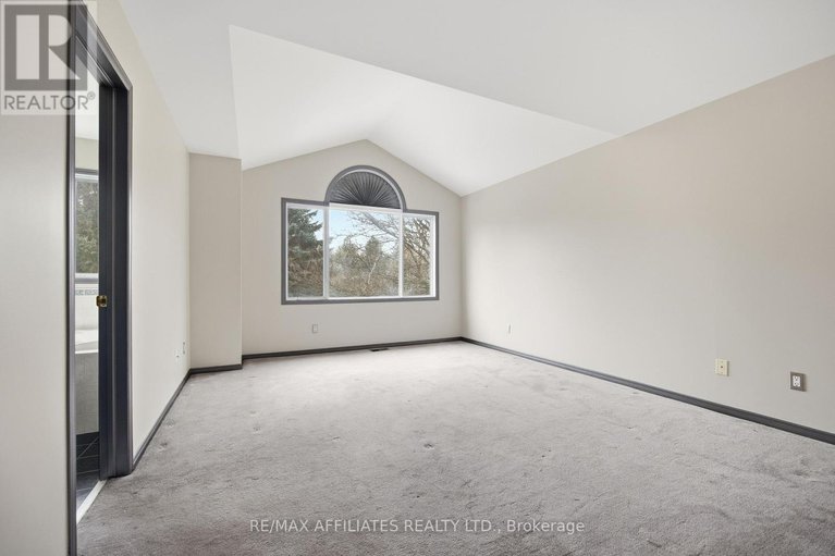 29125287/137-hearst-way/katimavik/ottawa/ontario/K2L4G5_21