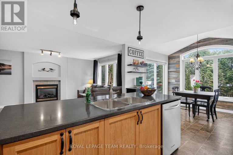 29614412/75-renoir-drive/embrun/russell/ontario/K0A1W0_14