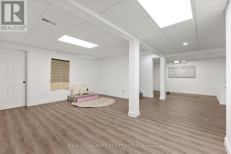 28518231/19-notman-way/hunt-club-park/ottawa/ontario/K1G4P6_31