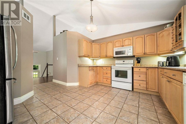 28753164/334-station-road/drummondnorth-elmsley-north-elmsley-twp/drummondnorth-elmsley/ontario/K7A4S4_12