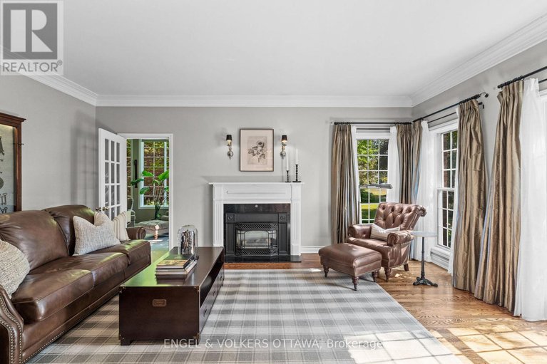 28790851/5557-pettapiece-crescent/manotick-village-manotick-estates/ottawa/ontario/K4M1C5_8