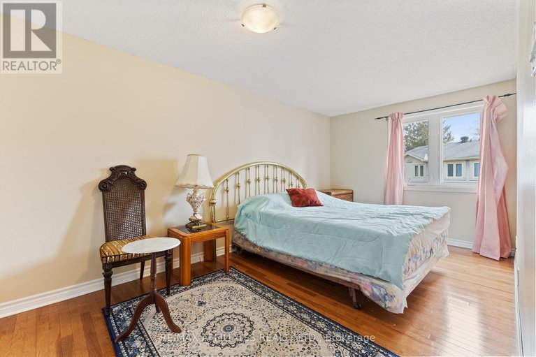 28333115/75-saxton-private/redwood-park/ottawa/ontario/K2H9P3_11