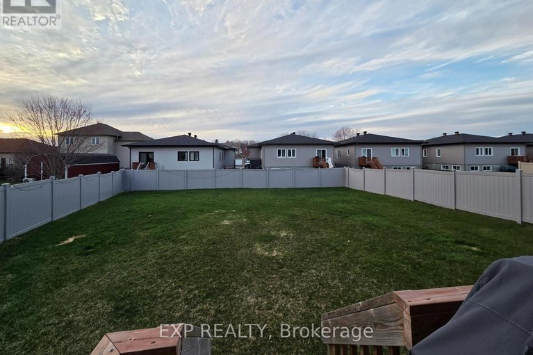 29674453/92-chateauguay-street/embrun/russell/ontario/K0A1W0_22