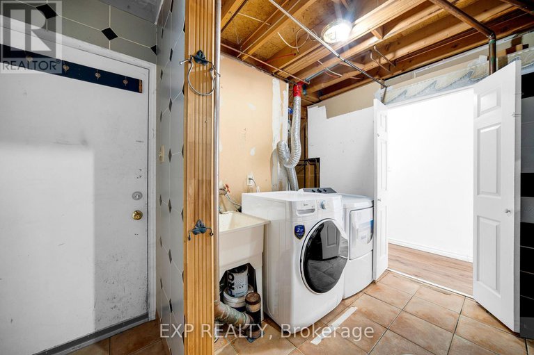 29275904/98-castlegreen-private/hunt-club-parkgreenboro/ottawa/ontario/K1T3N3_22