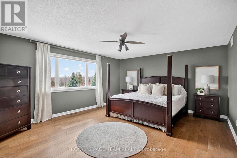 29436864/528-bryce-place/stittsville-north/ottawa/ontario/K2S0N2_28