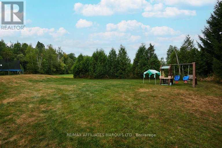 28879635/35-nevada-street/moose-creek/north-stormont/ontario/K0C1W0_40