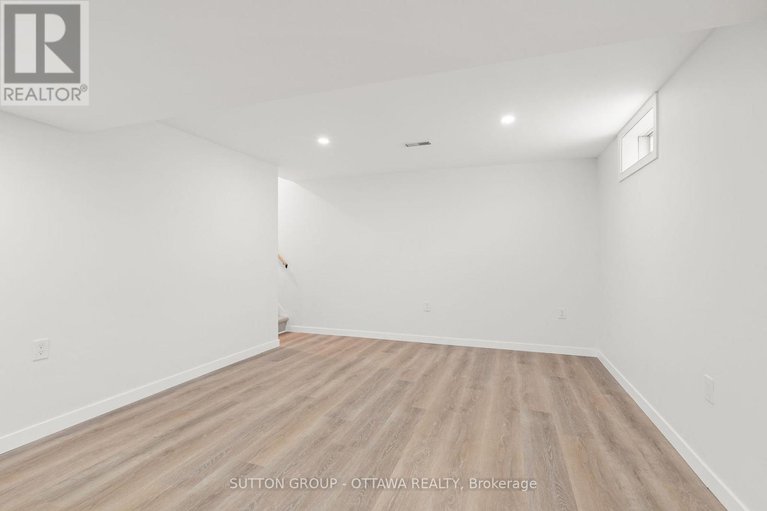 29190222/286-mceachern-crescent/bilberry-creekqueenswood-heights/ottawa/ontario/K1E3K3_25