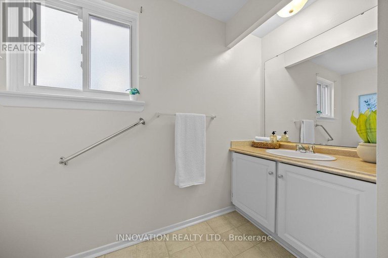 28586268/63-castlefrank-road/glencairnhazeldean/ottawa/ontario/K2L2E6_12