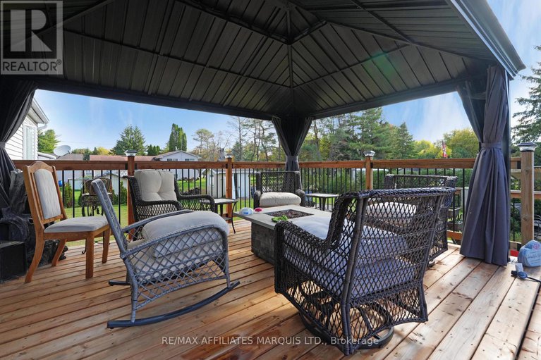 29034285/21-ste-therese-boulevard/embrun/russell/ontario/K0A1W0_36