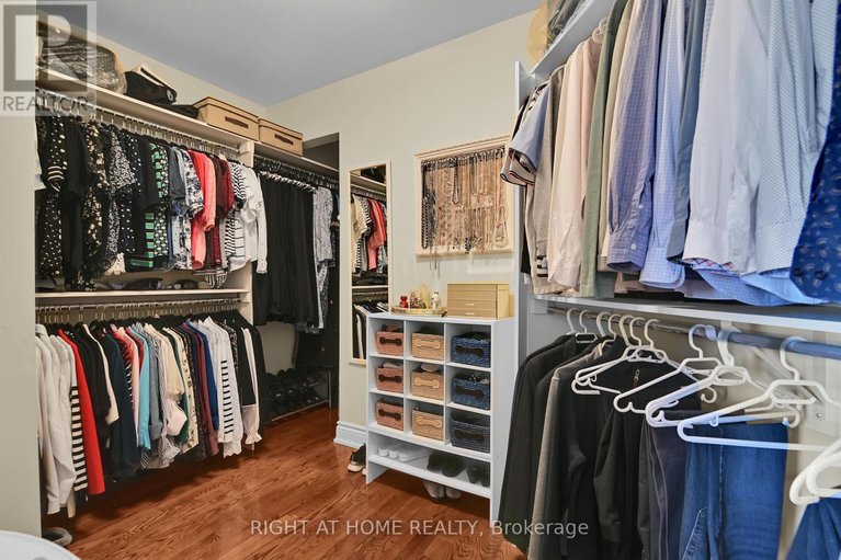 29635424/131-issam-private/ellwood/ottawa/ontario/K1T4B6_24