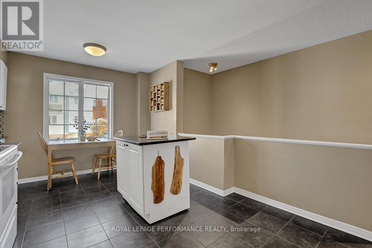 29329545/95-manhattan-crescent/central-park/ottawa/ontario/K2C4B7_11