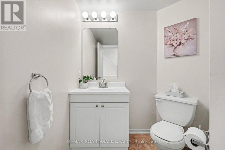 29679352/1607-locksley-lane/beaconwood/ottawa/ontario/K1J1B6_13