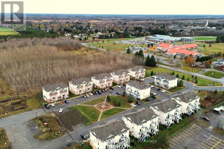 29096816/258-fir-lane/kemptville/north-grenville/ontario/K0G1J0_35