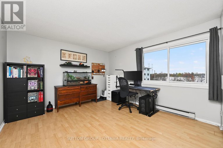 29090182/317-214-viewmount-drive/borden-farmstewart-farmcarleton-heightsparkwood-hills/ottawa/ontario/K2E7X3_13