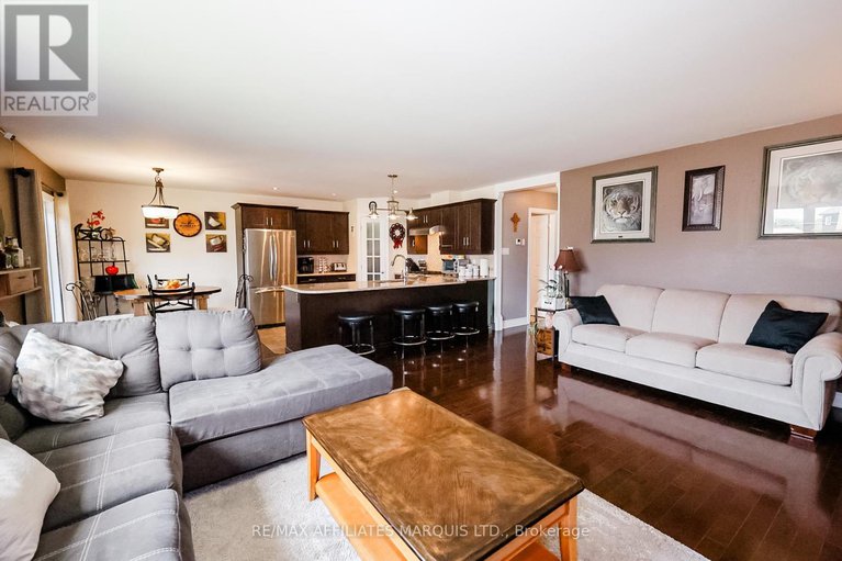28809789/133-st-george-street-e/alexandria/north-glengarry/ontario/K0C1A0_9