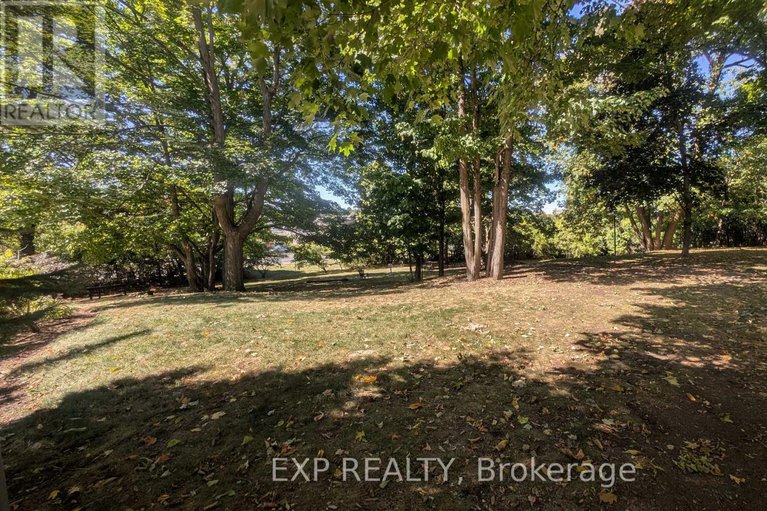 28890063/518-20-chesterton-drive/borden-farmstewart-farmcarleton-heightsparkwood-hills/ottawa/ontario/K2E6Z7_42