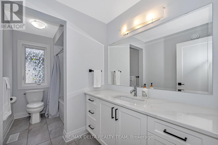 28467880/128-crevasse-road/mer-bleuebradley-estatesanderson-park/ottawa/ontario/K1W0P9_23
