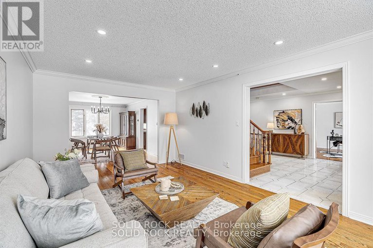 28411902/42-marchbrook-circle/rural-kanata-central/ottawa/ontario/K2W1A1_7
