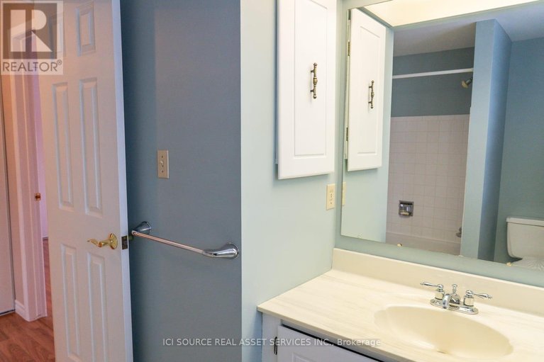 29282736/768-vinette-crescent/chatelaine-village/ottawa/ontario/K1E1W9_62