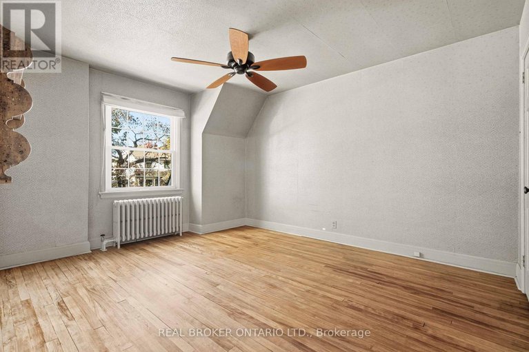 29056029/43-reid-avenue/civic-hospital/ottawa/ontario/K1Y1S5_19